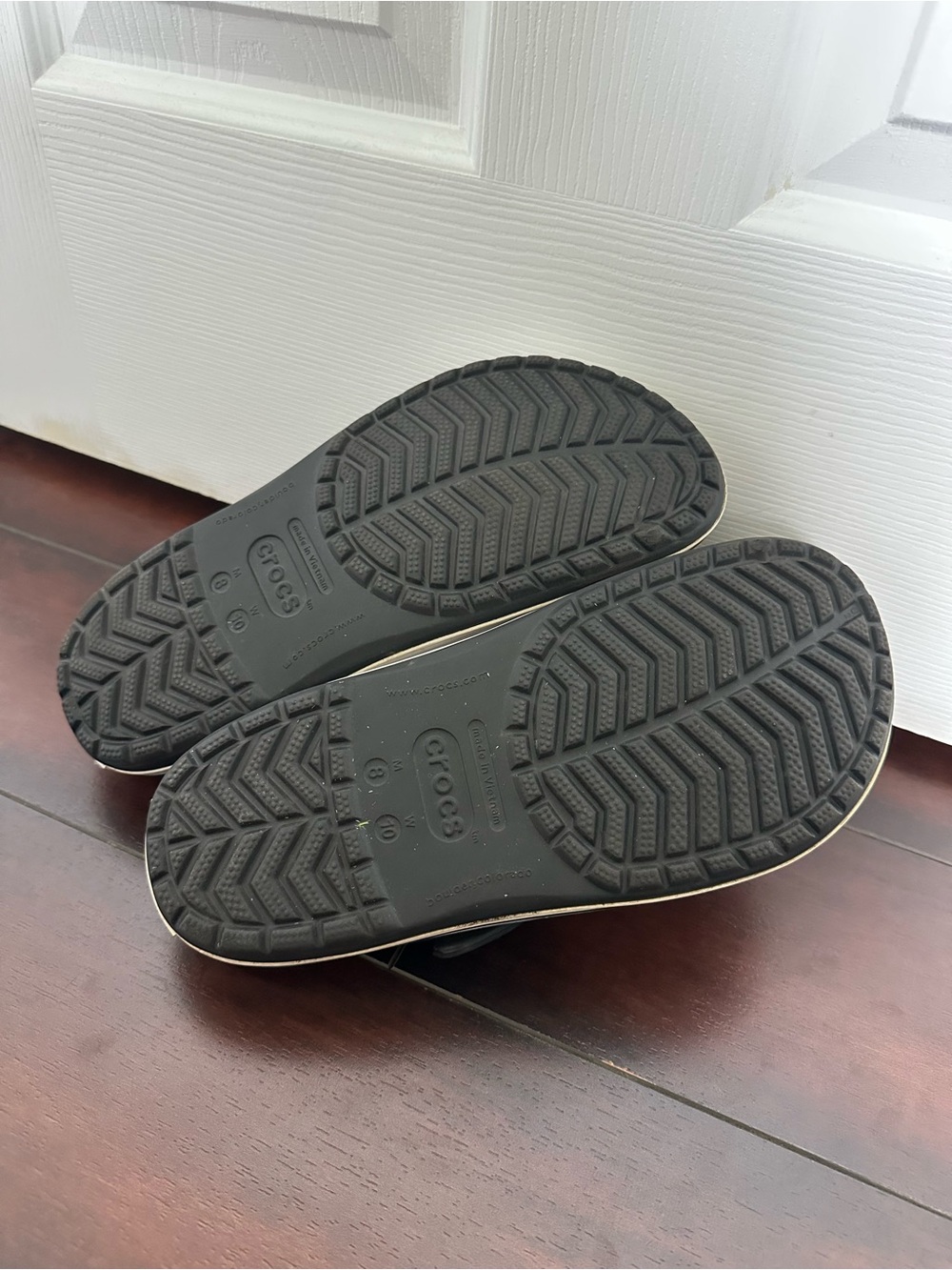 Size 10 Crocs Women’s Crocs and Clogs Black White Comfort Slip On Shoes - Picture 7 of 10